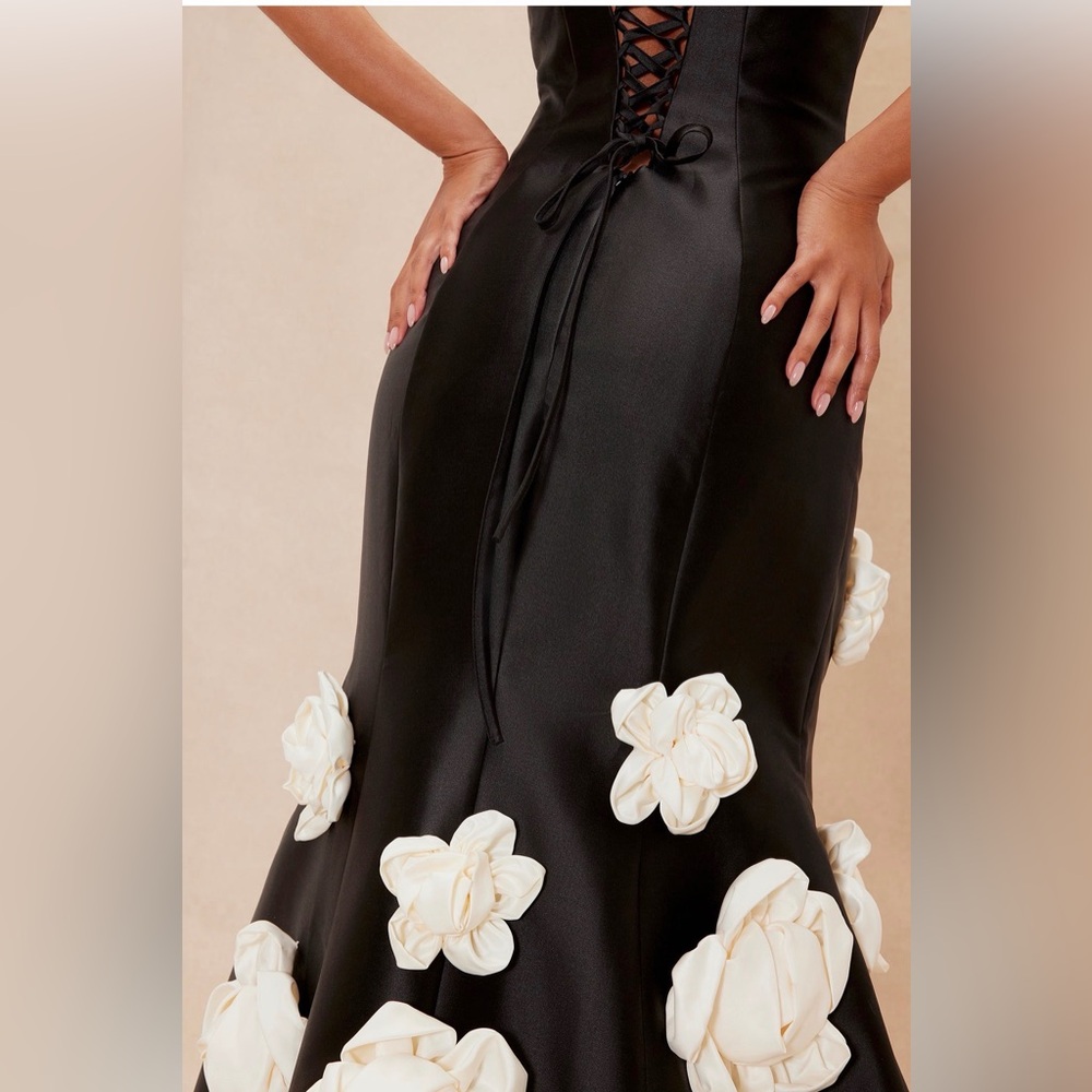 Strapless Black Gown with White 3D Floral Appliqués - Picture 3 of 4